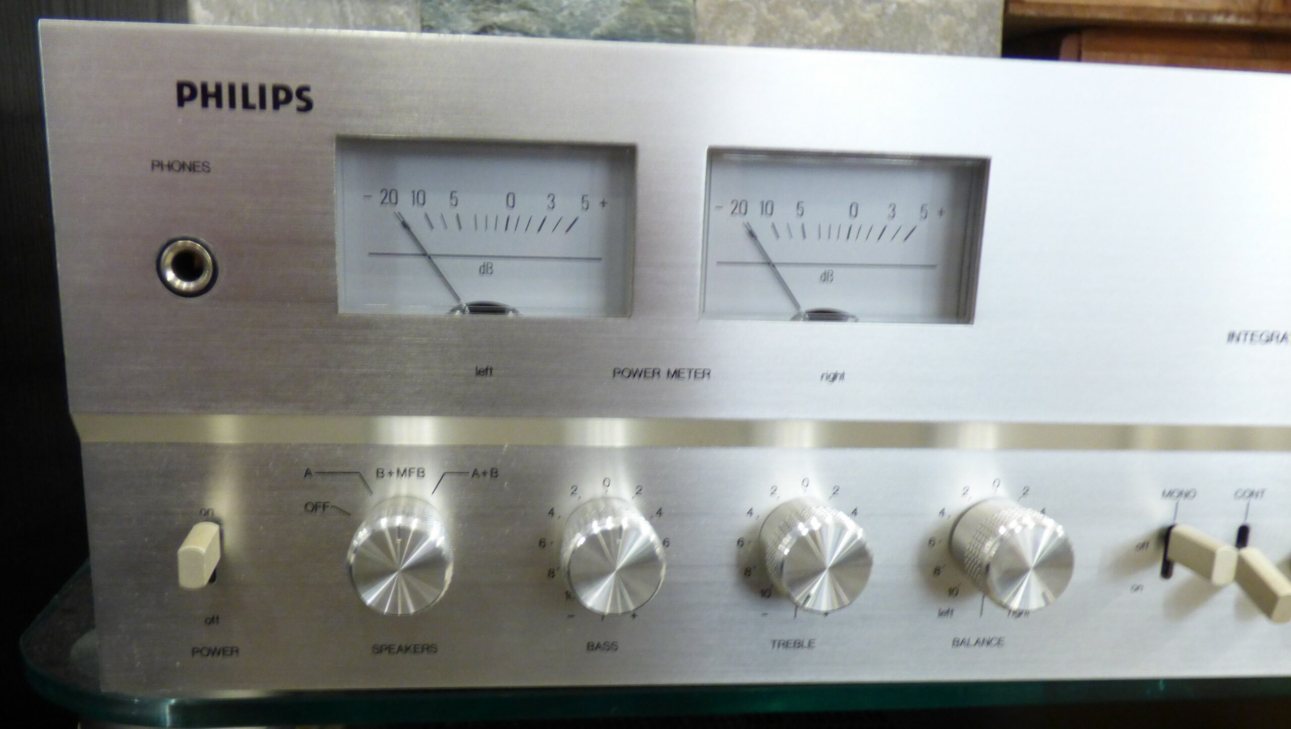 Ampli Philips 384 – Image 3