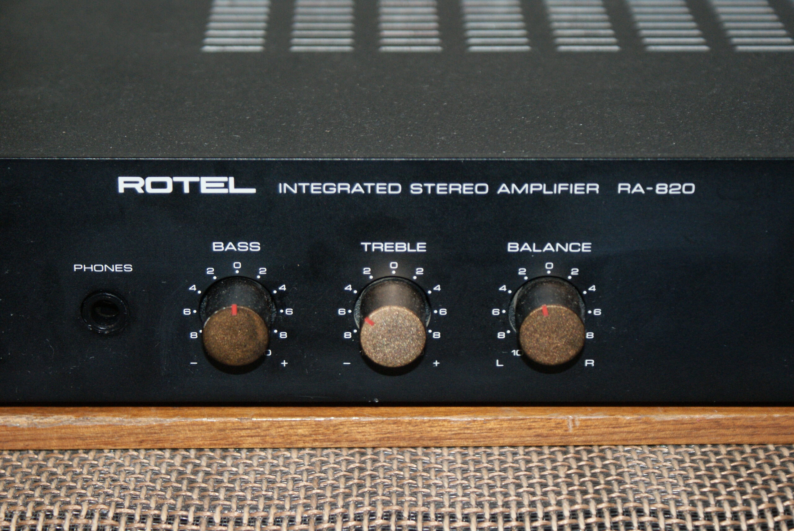 Ampli ROTEL RA 820